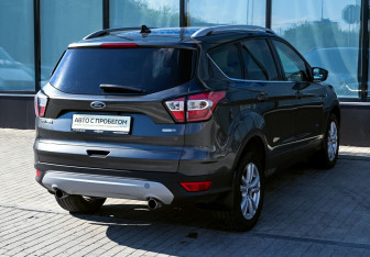 Подержанный автомобиль Ford Kuga 2019 года (5 фото)