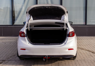 Подержанный автомобиль Mazda 3 Sedan 2014 года (19 фото)