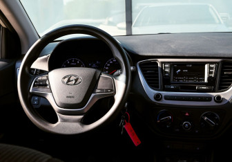 Подержанный автомобиль Hyundai Solaris Sedan 2018 года (19 фото)