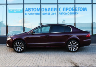 Подержанный автомобиль Skoda Superb Liftback 2012 года (2 фото)