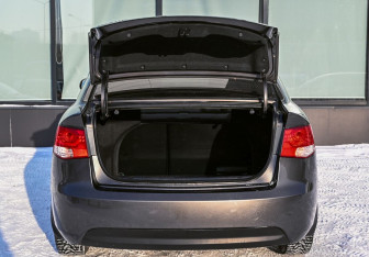 Подержанный автомобиль Kia Cerato Sedan 2012 года (19 фото)