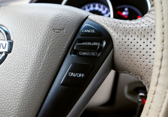 Подержанный автомобиль Nissan Murano Suv 2012 года (14 фото)