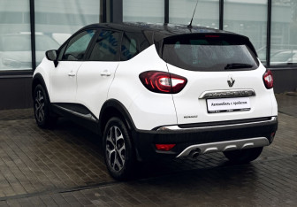 Подержанный автомобиль Renault Kaptur 2016 года (3 фото)