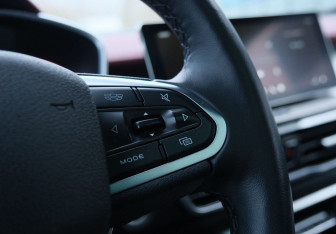 Подержанный автомобиль Geely Coolray 2023 года (13 фото)