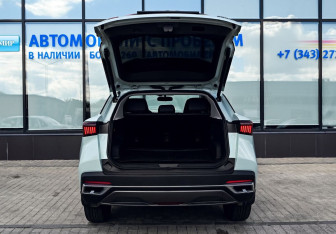 Подержанный автомобиль Omoda C5 2023 года (19 фото)