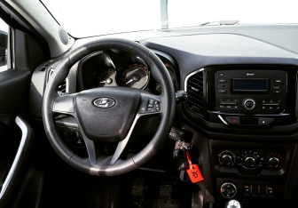 Подержанный автомобиль LADA (ВАЗ) XRAY 2018 года (11 фото)