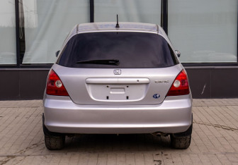 Подержанный автомобиль Honda Civic Hatchback 2001 года (4 фото)