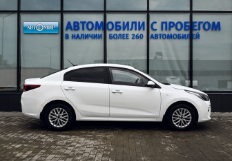 Подержанный автомобиль Kia Rio Sedan 2018 года (6 фото)