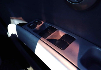 Подержанный автомобиль Nissan March Hatchback 2002 года (12 фото)