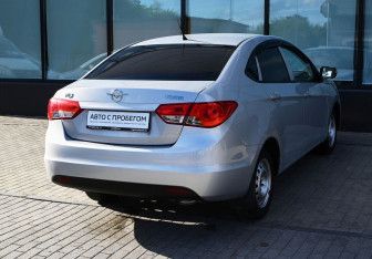 Подержанный автомобиль Haima M3 2014 года (5 фото)