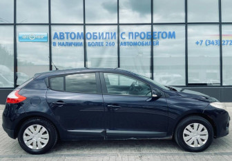 Подержанный автомобиль Renault Megane Hatchback 2011 года (6 фото)