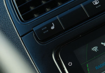 Подержанный автомобиль Volkswagen Polo Sedan 2012 года (13 фото)