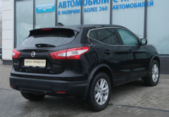 Подержанный автомобиль Nissan Qashqai 2018 года (5 фото)