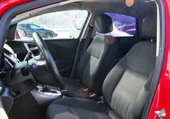 Подержанный автомобиль Opel Astra Hatchback 2012 года (16 фото)