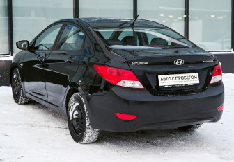 Подержанный автомобиль Hyundai Solaris Sedan 2013 года (3 фото)