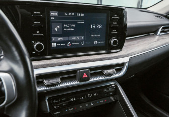 Подержанный автомобиль Kia K5 2021 года (15 фото)