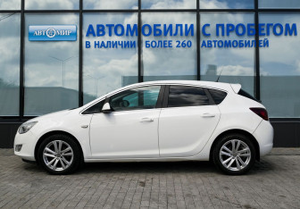 Подержанный автомобиль Opel Astra Hatchback 2011 года (2 фото)