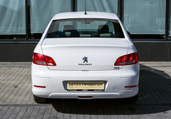 Подержанный автомобиль Peugeot 408 2013 года (4 фото)