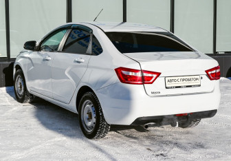 Подержанный автомобиль LADA (ВАЗ) Vesta Sedan 2016 года (3 фото)