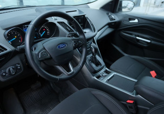 Подержанный автомобиль Ford Kuga 2018 года (9 фото)