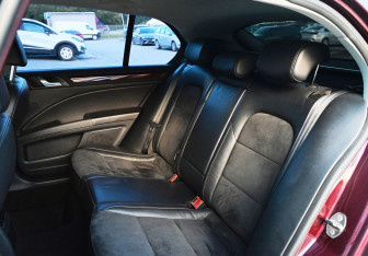 Подержанный автомобиль Skoda Superb Liftback 2012 года (17 фото)