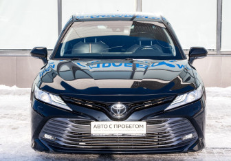 Подержанный автомобиль Toyota Camry Sedan 2018 года (8 фото)