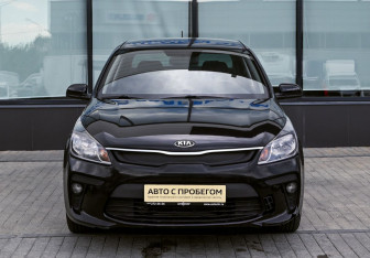 Подержанный автомобиль Kia Rio Sedan 2019 года (8 фото)