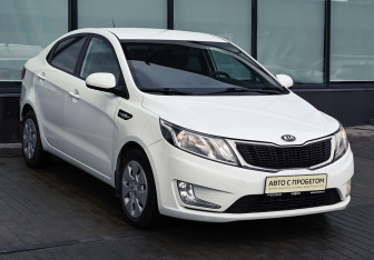 Подержанный автомобиль Kia Rio Sedan 2013 года (21 фото)