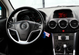 Подержанный автомобиль Opel Antara 2012 года (17 фото)