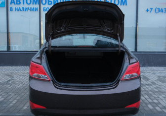 Подержанный автомобиль Hyundai Solaris Sedan 2014 года (18 фото)