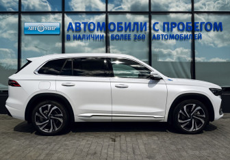 Подержанный автомобиль Geely Monjaro 2023 года (6 фото)