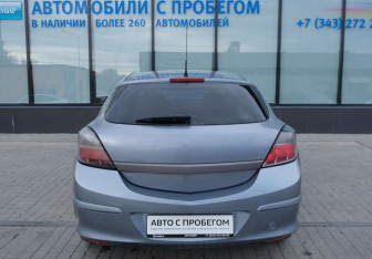 Подержанный автомобиль Opel Astra Hatchback 2008 года (4 фото)