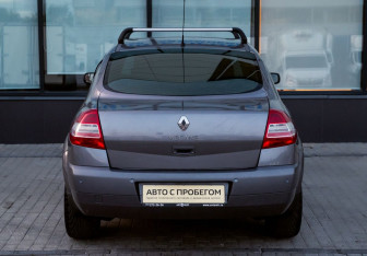 Подержанный автомобиль Renault Megane Sedan 2008 года (4 фото)