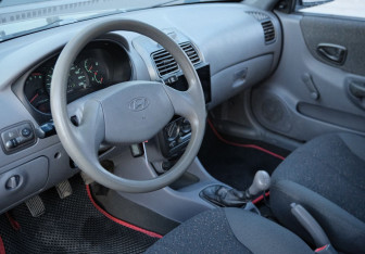 Подержанный автомобиль Hyundai Accent Sedan 2008 года (9 фото)
