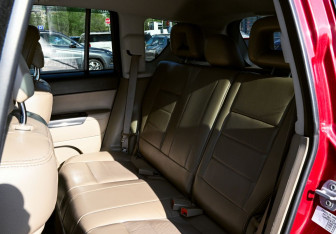 Подержанный автомобиль Jeep Compass 2012 года (18 фото)