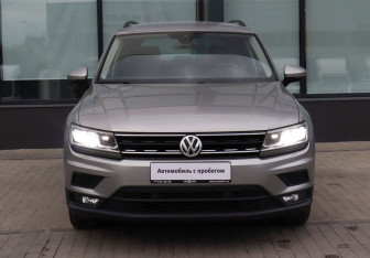 Подержанный автомобиль Volkswagen Tiguan 2019 года (8 фото)