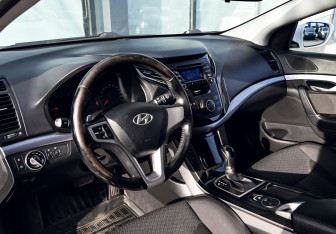 Подержанный автомобиль Hyundai i40 Sedan 2014 года (13 фото)