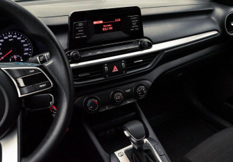 Подержанный автомобиль Kia Cerato Sedan 2019 года (9 фото)