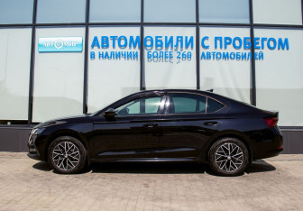 Подержанный автомобиль Skoda Octavia Liftback 2020 года (2 фото)