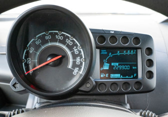 Подержанный автомобиль Chevrolet Spark 2011 года (15 фото)