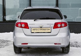 Подержанный автомобиль Chevrolet Lacetti Hatchback 2012 года (4 фото)