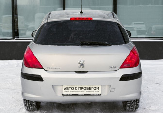 Подержанный автомобиль Peugeot 308 Hatchback 2009 года (4 фото)