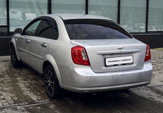 Подержанный автомобиль Chevrolet Lacetti Sedan 2005 года (3 фото)