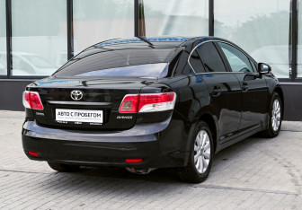Подержанный автомобиль Toyota Avensis Sedan 2009 года (5 фото)