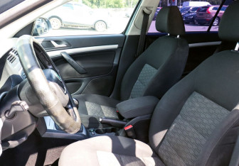 Подержанный автомобиль Skoda Octavia Liftback 2011 года (14 фото)