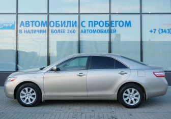 Подержанный автомобиль Toyota Camry Sedan 2007 года (2 фото)