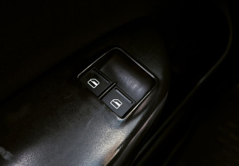 Подержанный автомобиль Skoda Octavia Liftback 2012 года (11 фото)