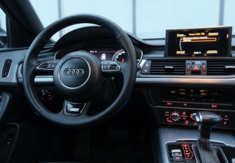 Подержанный автомобиль Audi A6 Sedan 2012 года (10 фото)