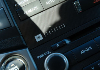 Подержанный автомобиль Toyota Land Cruiser Suv 2011 года (15 фото)