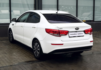 Подержанный автомобиль Kia Rio Sedan 2015 года (3 фото)